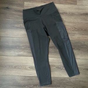 Fabletics 3/4 Yoga Pant Grey Medium